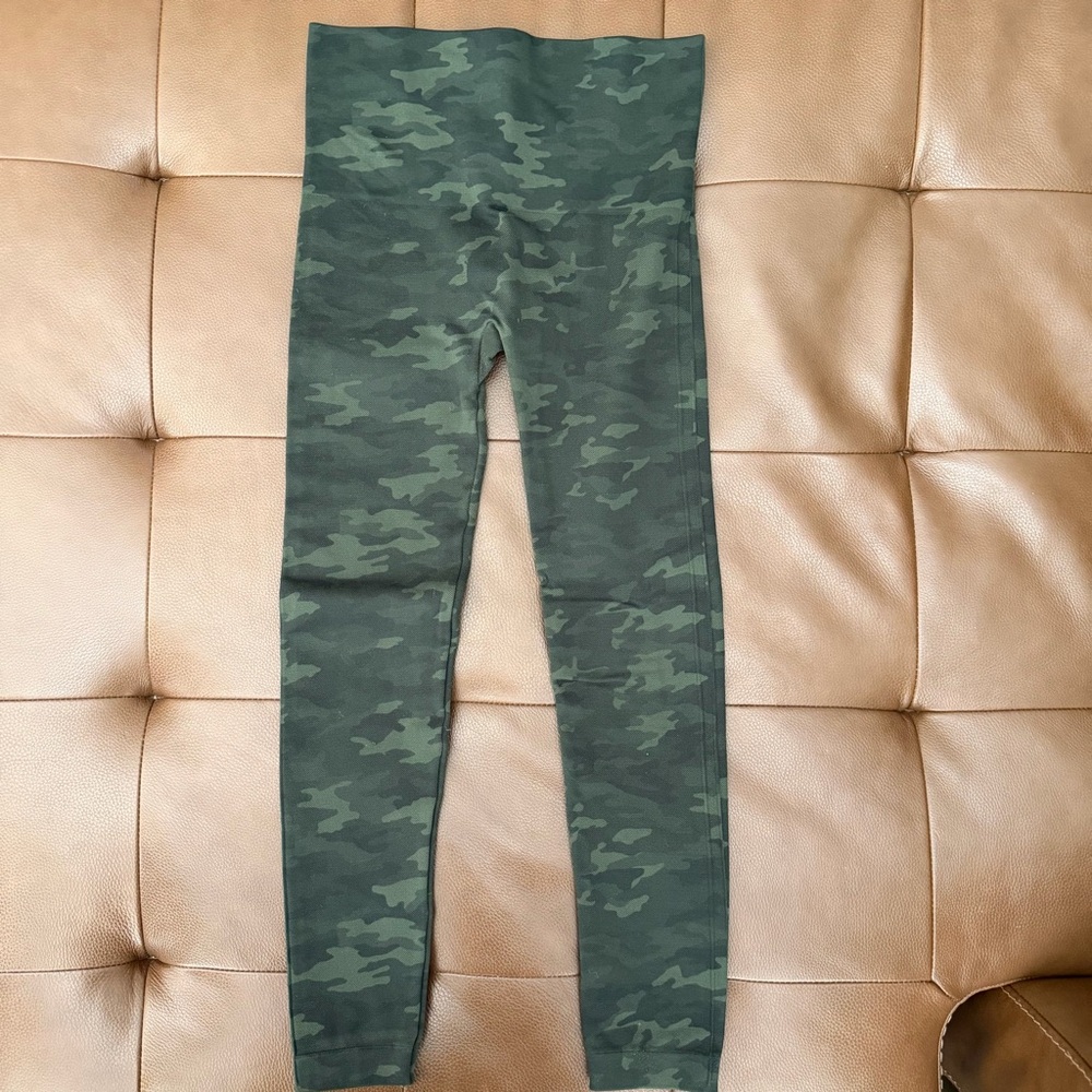 SPANX Green Camouflage Leggings